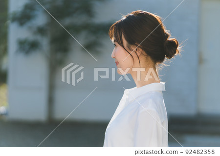 female, lady, woman 92482358
