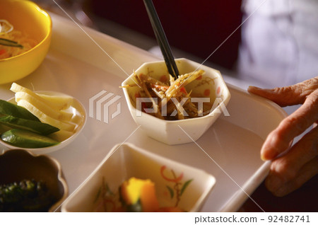 設置早餐 92482741