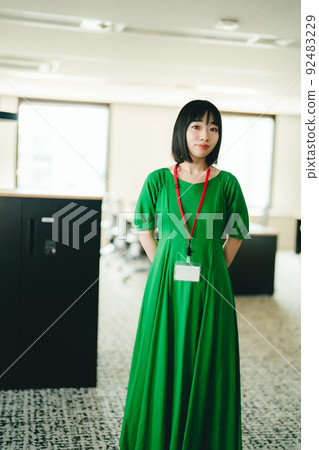 女商人肖像 92483229