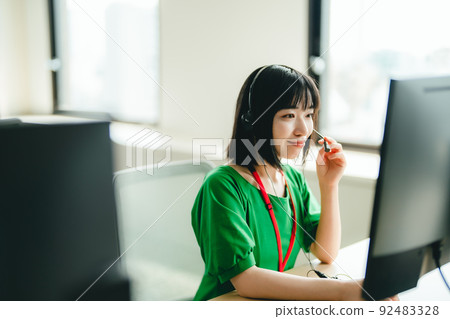 商業場景中的女性 商業場景中的女性 92483328