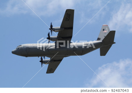 洛克希德 C130J 超級大力神在橫田空軍基地節進行示範飛行 洛克希德 C130J 超級大力神在橫田空軍基地節進行示範飛行 92487043
