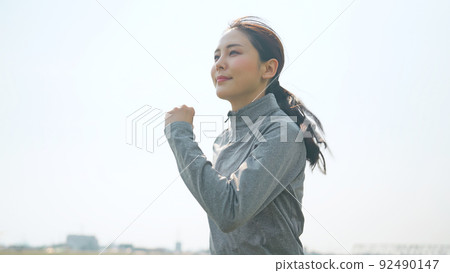 跑步的女人 92490147