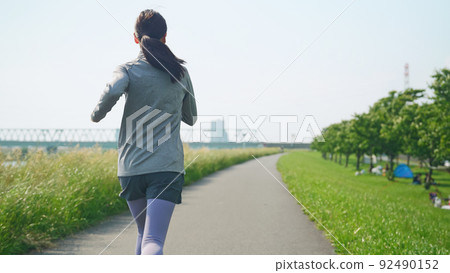 running woman running woman 92490152