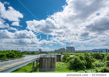 淀川取水設施和對岸公寓 淀川取水設施和對岸公寓 92500804