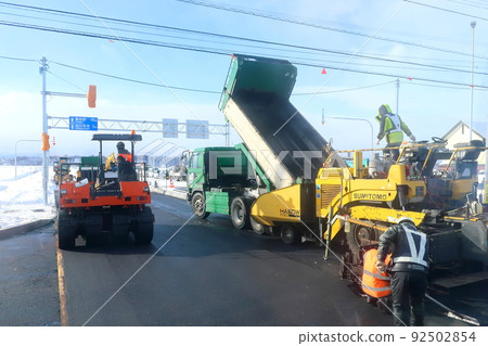 雪鄉道路鋪裝工作 92502854