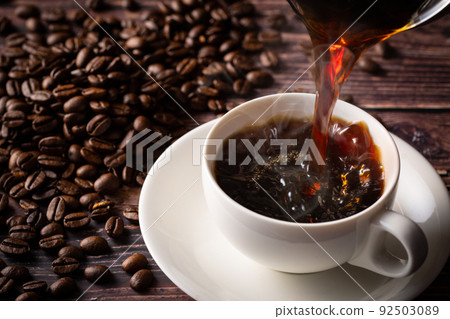  Pour coffee 92503089