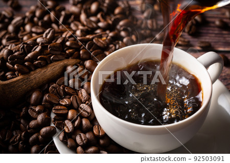  Pour coffee 92503091