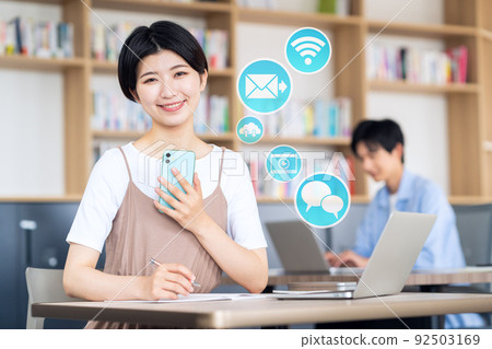 大學生Z世代校園生活教育CG物聯網SNS技術在線 大學生Z世代校園生活教育CG物聯網SNS技術在線 92503169