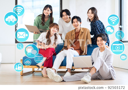 男女Z世代好友大學生共享屋CG物聯網SNS技術DX 男女Z世代好友大學生共享屋CG物聯網SNS技術DX 92503172
