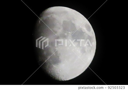 Moon shooting long seconds Moon shooting long seconds 92503323