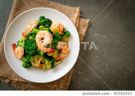 stir-fried broccoli with shrimps 92503913