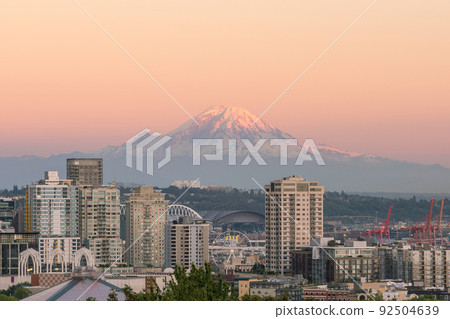 View of downtown Seattle skyline View of downtown Seattle skyline 92504639