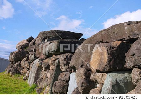 Hachimanyama Burial Mound, exposed masonry stone chamber [Gyoda City, Saitama Prefecture] 92505425