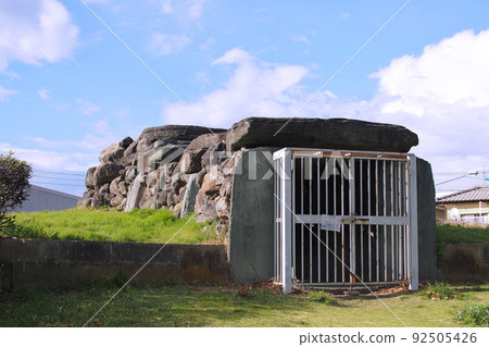 Hachimanyama Burial Mound, exposed masonry stone chamber [Gyoda City, Saitama Prefecture] 92505426