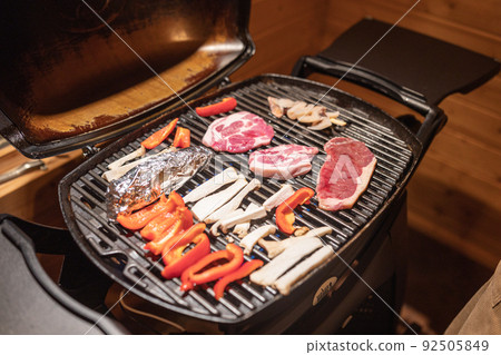 在豪華露營中享受燒烤[高瀧湖豪華露營度假村] 92505849