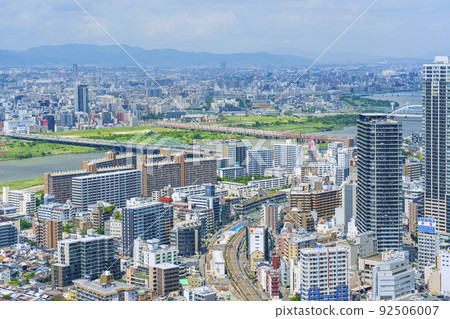 大阪市中心梅田街景淀川[來自梅田藍天大廈] 92506007