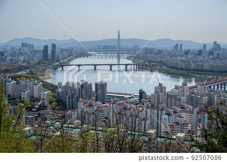 Panoramic cityscape of Seoul, capital of South Korea 92507086