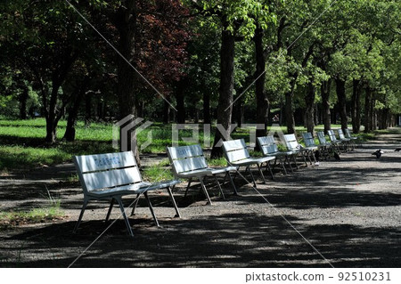 Tsurumi Ryokuchi Park Bench Tsurumi Ryokuchi Park Bench 92510231