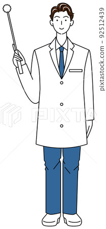 一個穿著白大褂的可愛男人拿著一個符號指針站立全身插圖矢量 一個穿著白大褂的可愛男人拿著一個符號指針站立全身插圖矢量 92512439
