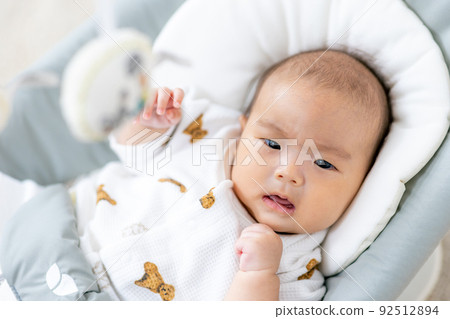 寶貝哭了 92512894