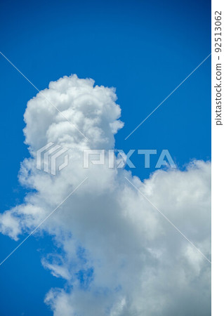 夏日天空中強大的白雲 92513062