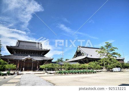 Senjuji Takada School Motoyama Senjuji Temple（如來堂[左]、禦影堂[右]）[三重縣津市一心傳町] 92513221