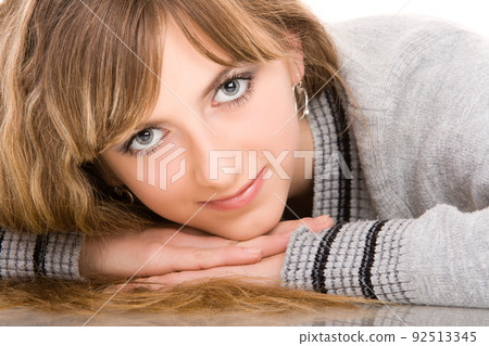 portait beautiful young woman. isolated jn white portait beautiful young woman. isolated jn white 92513345