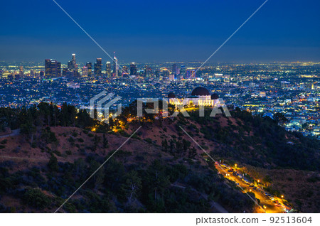 Griffith Observatory and Los Angeles skyline at night 92513604