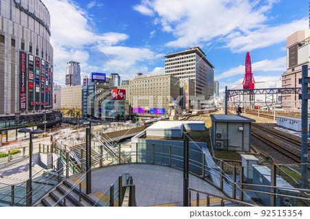 大阪梅田鍾琴廣場 連接JR大阪站和阪急的連接橋周圍 大阪梅田鍾琴廣場 連接JR大阪站和阪急的連接橋周圍 92515354