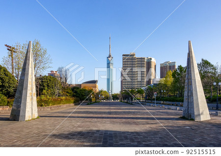 Fukuoka Tower towering over the blue sky (Momochihama, Fukuoka City, Fukuoka Prefecture) Fukuoka Tower towering over the blue sky (Momochihama, Fukuoka City, Fukuoka Prefecture) 92515515