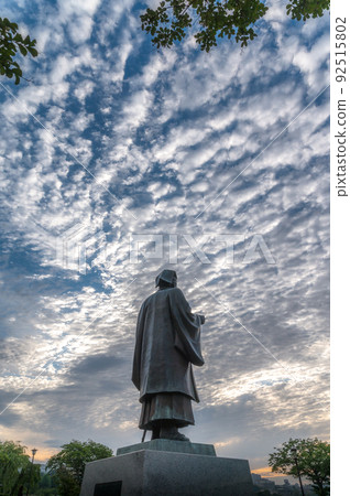 Statue of Mito Komon overlooking Senba Lake, Mito City, Ibaraki Prefecture 92515802