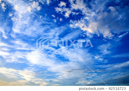 夏季日出後藍天白雲(7月東南24毫米) 夏季日出後藍天白雲(7月東南24毫米) 92518723