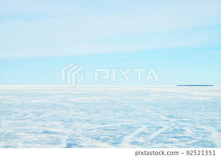 Ice formations on giant frozen lake Ice formations on giant frozen lake 92521351