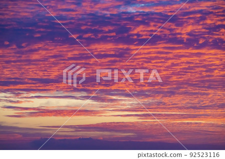 日出的天空 日出的天空 92523116