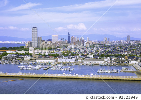 Beautiful cityscape of Fukuoka 92523949