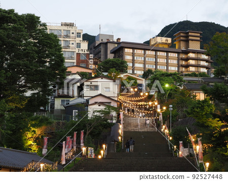 伊香保溫泉，黃昏時的石階入口 92527448
