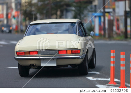 Image of an old domestic car 92532798