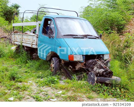 Truck engine broken. Car dismantled for parts. A broken old truck with a dropped engine. Parts replacement. Legacy Model Truck engine broken. Car dismantled for parts. A broken old truck with a dropped engine. Parts replacement. Legacy Model 92534109