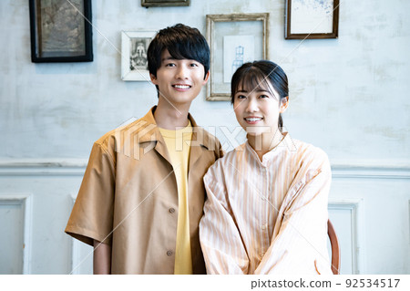 年輕夫婦 92534517