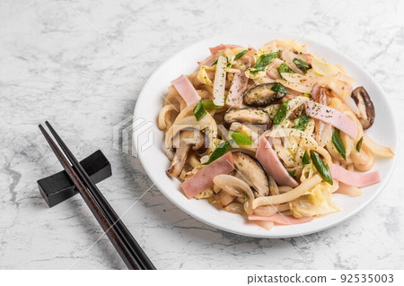 stir-fried udon stir-fried udon 92535003