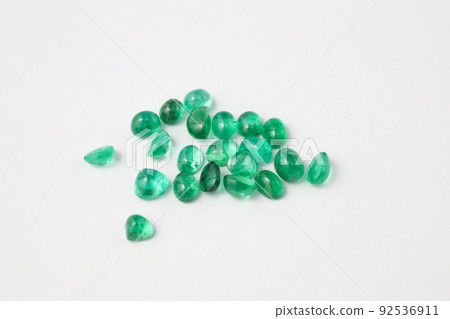 Cohesive emerald Cohesive emerald 92536911