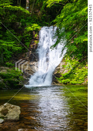 [Fukushima Prefecture, Backdoor Passage, Tokake Waterfall] A series of unique waterfalls, pools, and waterfalls in the clear Senboku no Sawa in the summer. 92537445