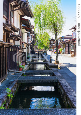 飛驒古川瀨戶川與白壁土造井垂直組合 飛驒古川瀨戶川與白壁土造井垂直組合 92538285