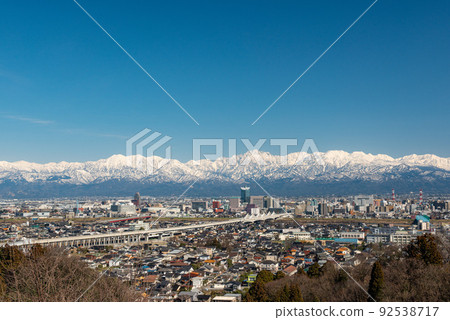 富山市和立山山脈 富山市和立山山脈 92538717