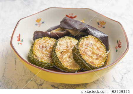 Deep-fried eggplant and zucchini Deep-fried eggplant and zucchini 92539335
