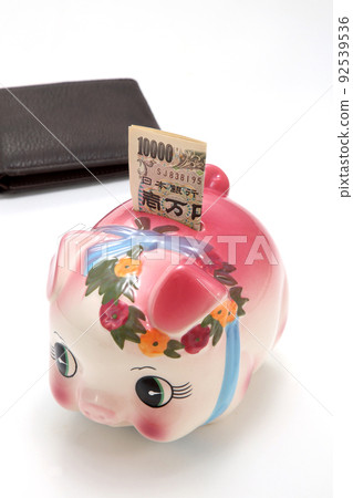 Image of saving money 92539536
