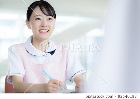 Portrait of a female caregiver "LINK FOREST" 92540188