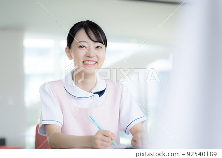 Portrait of a female caregiver "LINK FOREST" 92540189