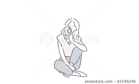 一個盤腿用手機開槍的女人 92540246