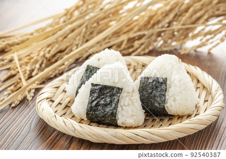 rice ball  92540387